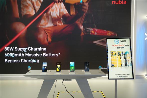 中国厂商AI产品技术亮相MWC 展现全场景智慧生态(图5)