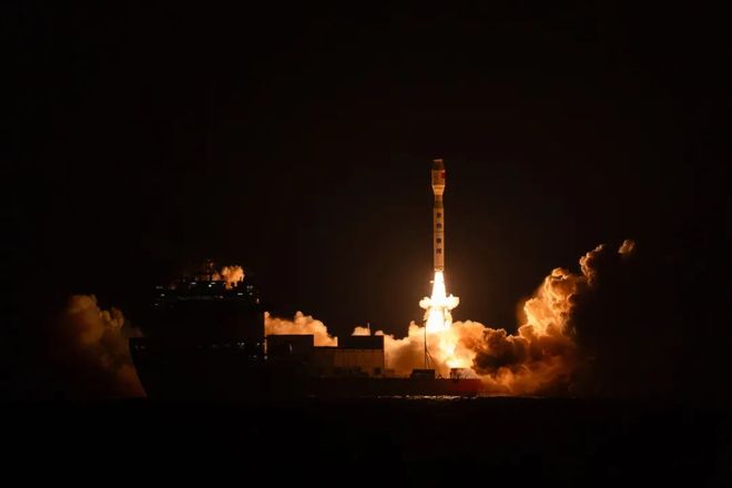 吉利星座第四轨卫星组网一箭11星成功发射入轨 全面赋能吉利“天地一体化”智能出行生态