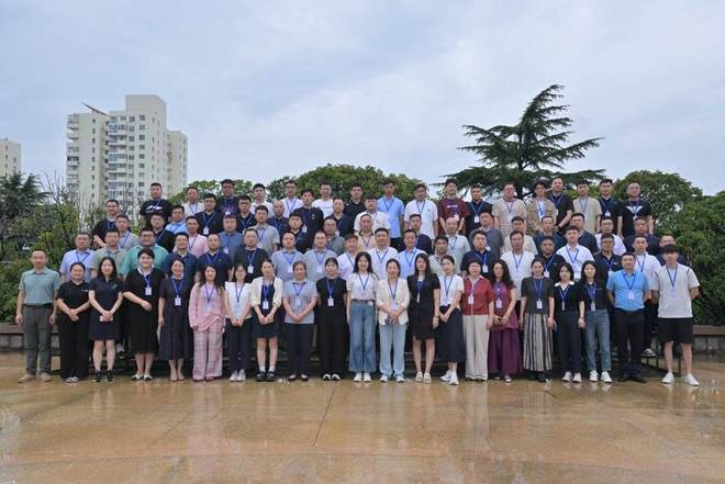 2025年橡胶轮胎行业数字化转型培训班暨工业互联网一体化进园区“百城千园行”活动成功举办